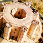 Замок Кастель дель Монте в Італії