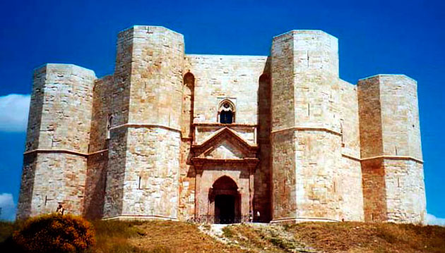 Замок Кастель дель Монте
