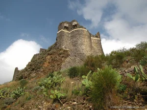 Легенди старовинної фортеці Маркаб