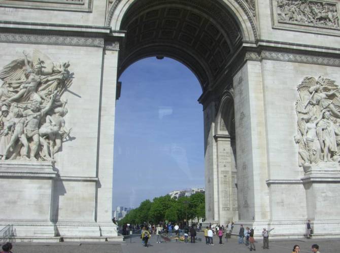 Париж. Тріумфальна арка