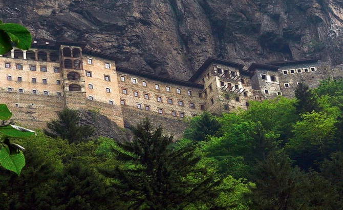 монастир Панагія Сумела