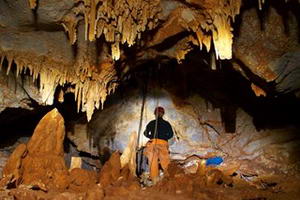 Найкрасивіша печера Аттіки знаходиться в столичному районі Хайдарі