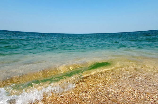чиста вода Азовського моря
