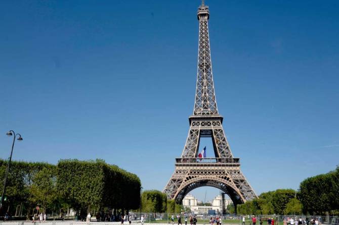 Париж. Ейфелева вежа