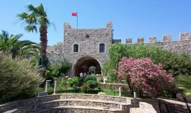 замок Османа в Мармарисі